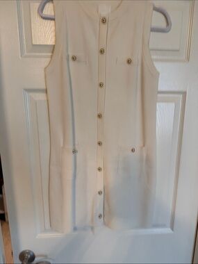 HM Cream Sleeveless Button-Front Shift Dress